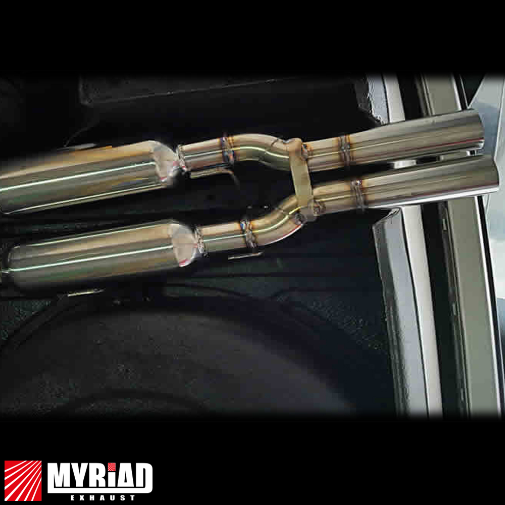 V8 Supercharged BMW E30 Touring Myriad Custom Exhaust