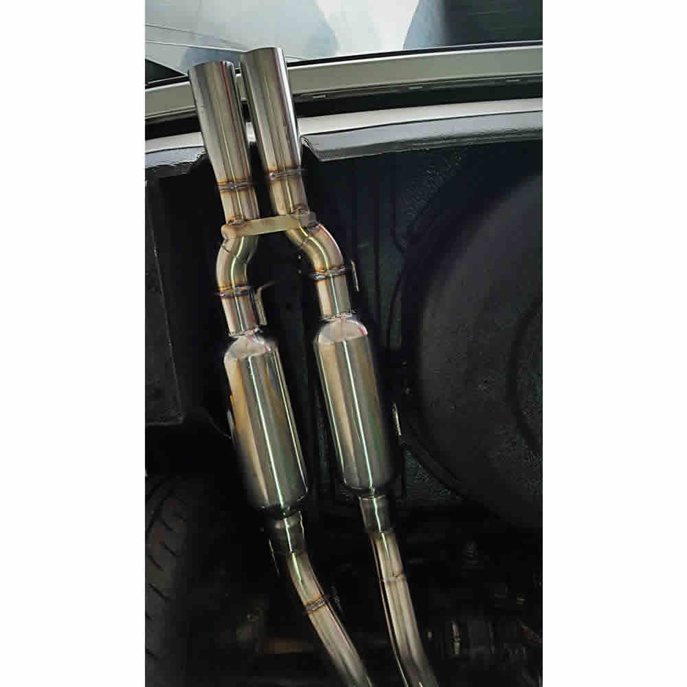 V8 Supercharged BMW E30 Touring Myriad Custom Exhaust